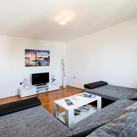 Apartment Ljudevita Posavskog 13 *