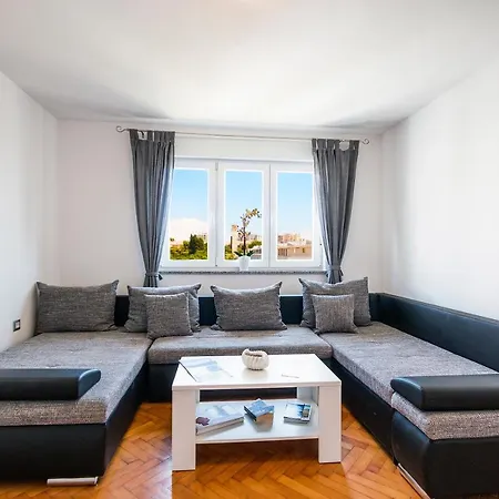 Apartment Ljudevita Posavskog 13 *
